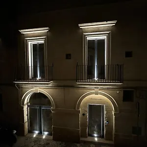 https://alora-boutique-suites.lecce-hotels.com